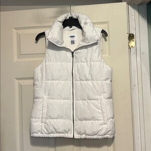Old Navy White Puffer Vest Size Medium